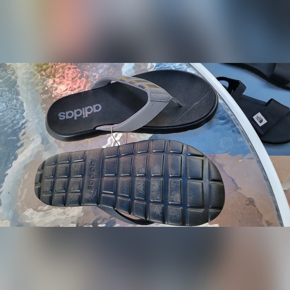 Adidas comfort flip flops. Men size 10 - Picture 3 of 7
